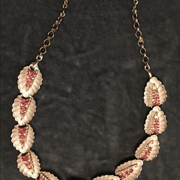 ✨Extremely rare vintage B.S.K. fuchsia necklace ✨ - Picture 5 of 7